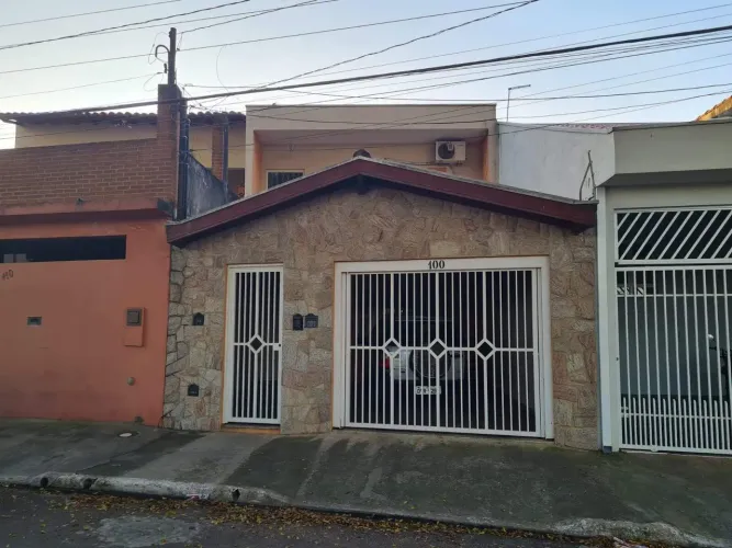 Casa para Aluguel em Itu-SP (Parque das Rosas) | 3 Quartos, 1 Suíte e Churrasqueira