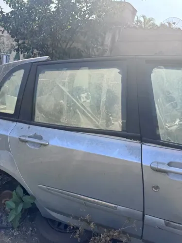 Porta trazeira direita stilo 