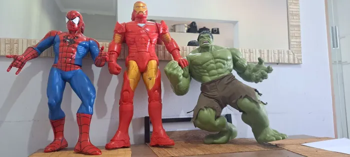 Bonecos Premius Hulk Homem de Ferro e Homem Aranha  