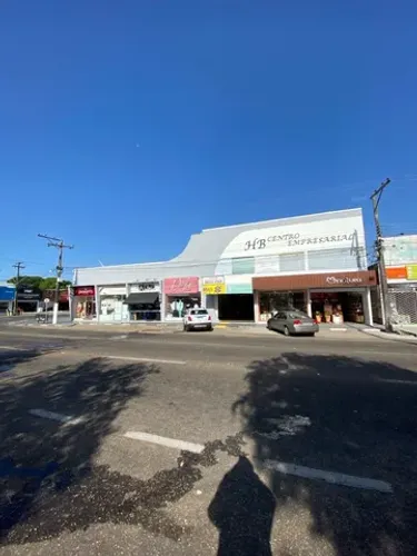 Salas comerciais disponíveis na Av. Ville Roy.