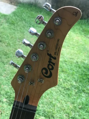 Guitarra Cort G Series
