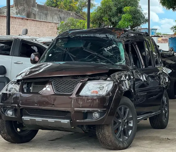 Peças Mitsubishi Pajero TR4 2.0 Flex  completa - Sucata 