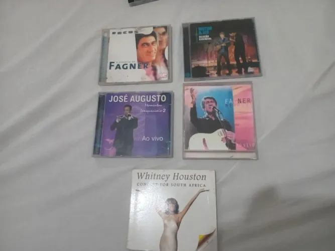 CDs evangélicos e de Mbps. 
