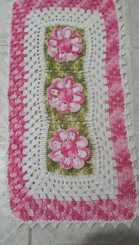 Tapete de Crochê Artesanal com Flores