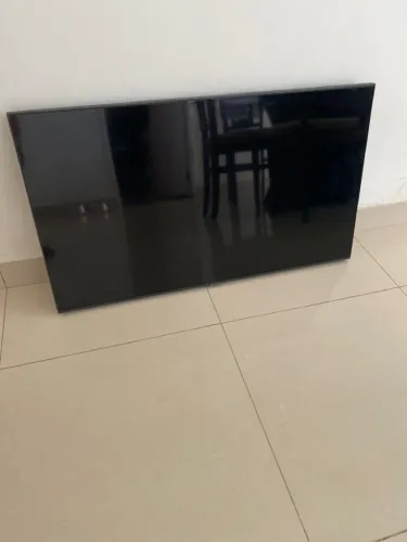 Vende-se TV SAMSUNG Mod-UN43TU7000G Desconto até o final do ano