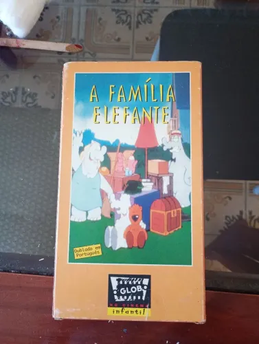 A Família Elefante - Vídeo Cassete Dublado