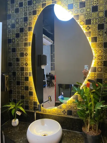 Espelho Decorativo com Iluminação LED