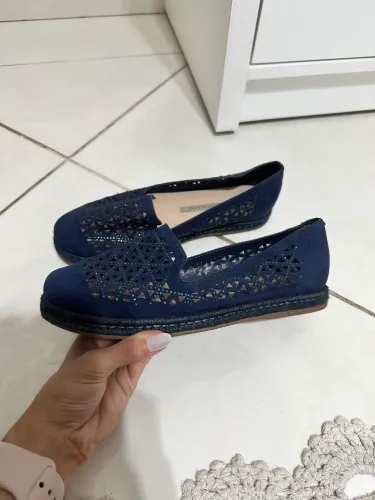 Vendo sapatilha azul