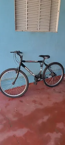 Estou Vendendo uma Bike Houston Aro 26 Boxer.