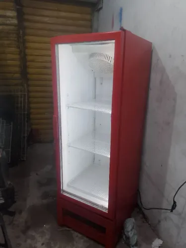Geladeira Expositora Vermelha islim 280 litros