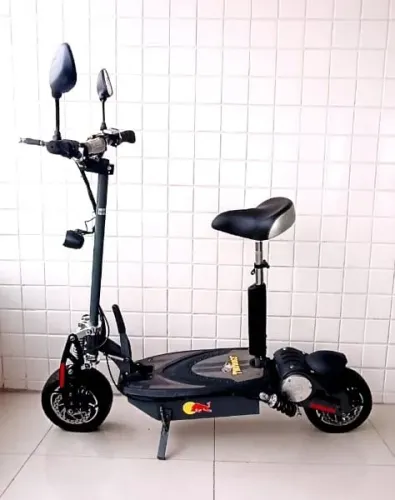 Patinete elétrico Two Dogs 1600W 48V. Conjunto de baterias novas. Ele tem apenas 89