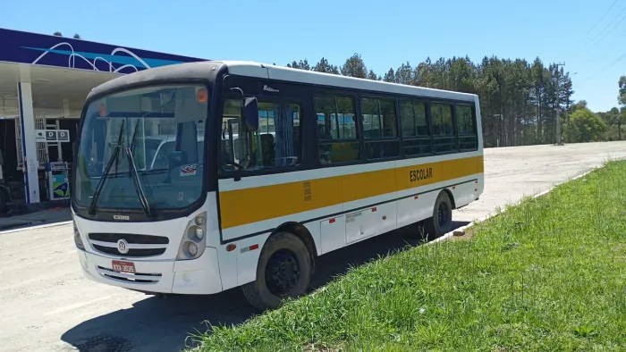 Ônibus escolar 