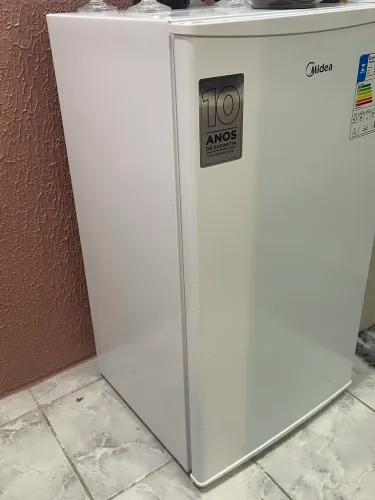 Frigobar MIDEA 93 litros 