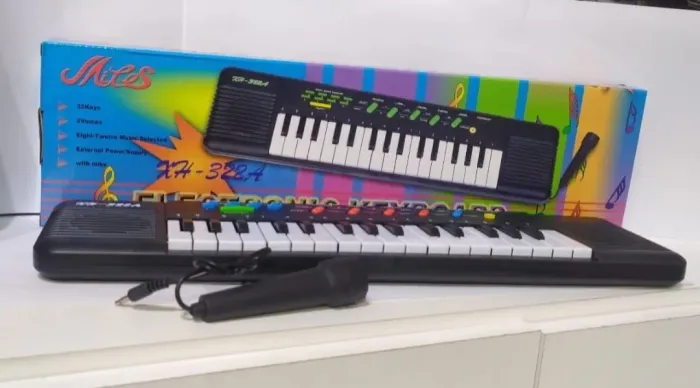 Teclado musical com microfone infantil 