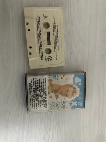K7s de música - Sandy & Junior, Bozo, Beto Barbosa, Donizetti, Xou da Xuxa
