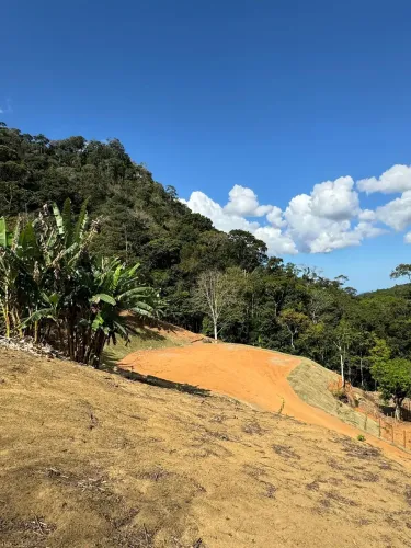Sitio final de linha em  - Santa Teresa - Espírito Santo (escriturado).