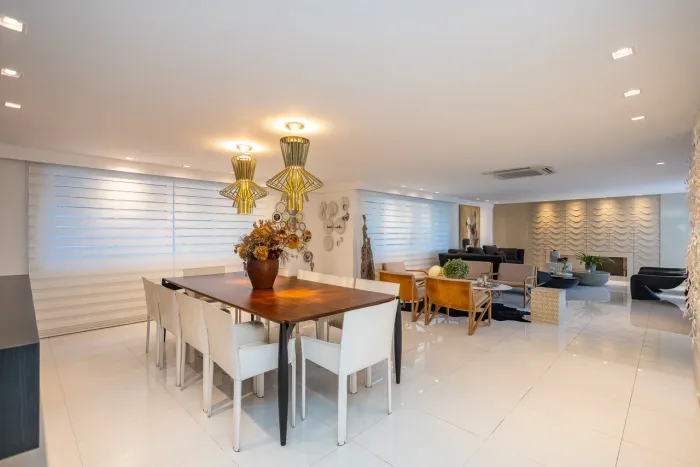 Casa em condomínio, campo comprido, nobiliada, ensolarada, 5 suítes, 570m² privativos, 5 v