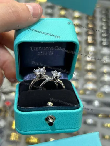 Anel Tiffany & co. Solitário com caixa original 