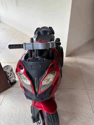 Moto elétrica infantil 