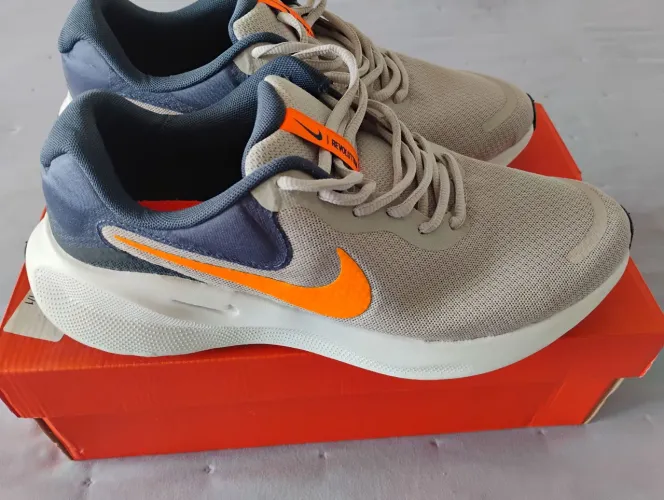Tênis Nike revolution 7