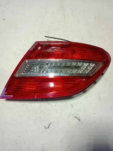 LANTERNA TRASEIRA DIREITA MERCEDES C350 2008 2009 2010 2011 2048202064R