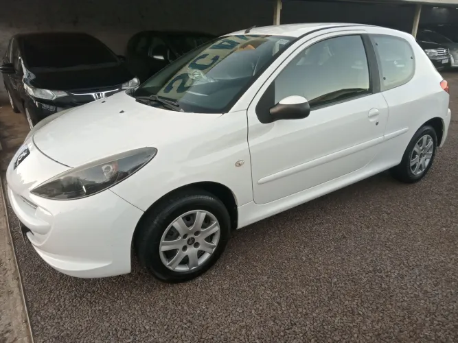 Peugeot 207 XR 1.4 Flex 8V 3P 2012
