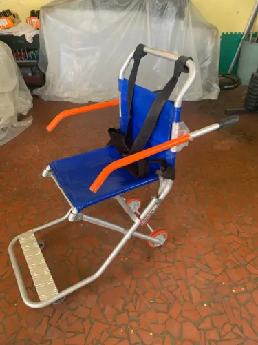 Cadeira de Resgate Dobravel com Cinto MedCot