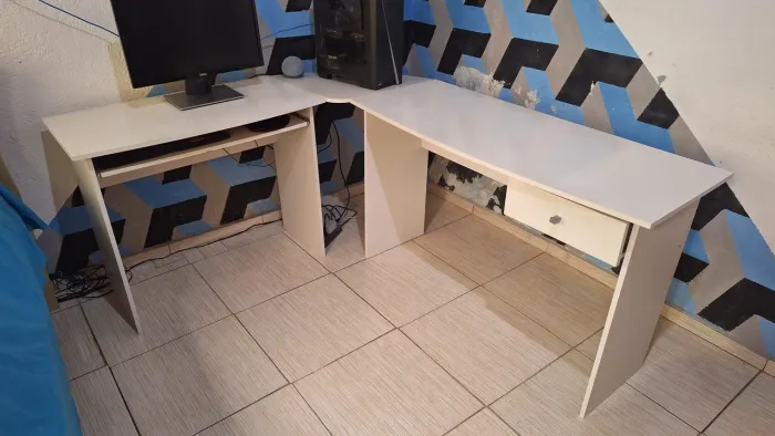 Mesa para PC em L