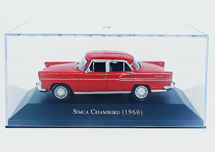 Miniatura de carros nacionais antigos.