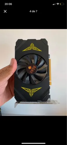 Placa de vídeo RX 550 4gb DDR5      $ 400