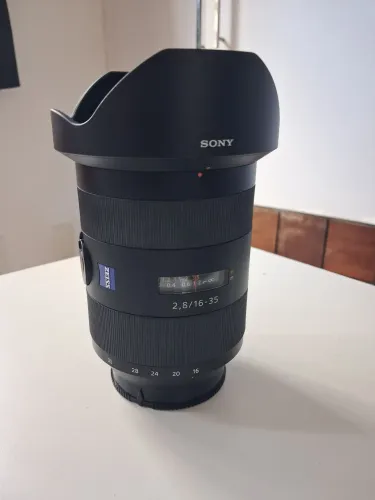 Lente Sony Zeiss 16-35mm f/2.8 ZA SSM A-Mount