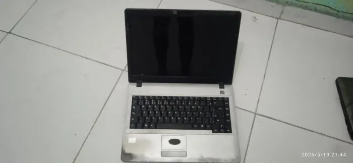 NOTEBOOK QUEBRADO PARA RETIRADA DE PEÇAS