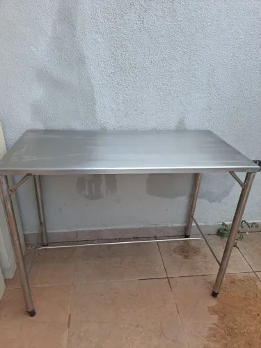 Mesa inox para manipulação de produtos 