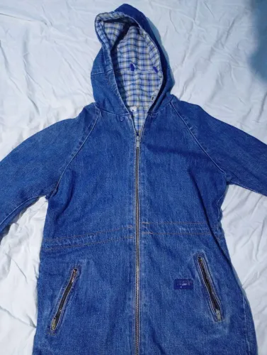 FRETE GRÁTIS TEMPO LIMITADO PARCELE EM 5X Jaqueta Jeans com Capuz Unissex- Tam 46