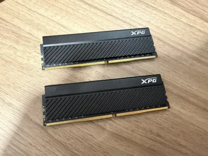 Kit Memória Ram XPG DDR4 16GB (2x8GB) 