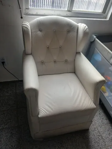 Poltrona de Amamentação com Balanço