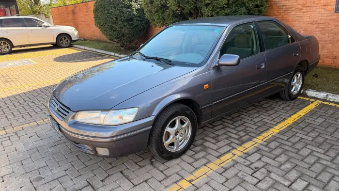 Toyota Camry LE 1998