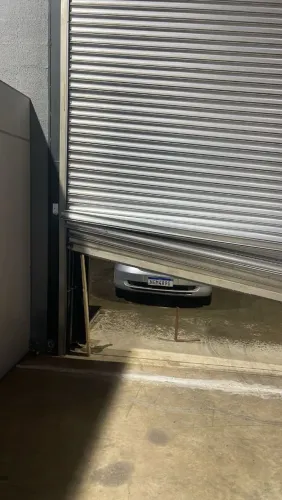 Portas de aço. Manutenção, compra e vendoa
