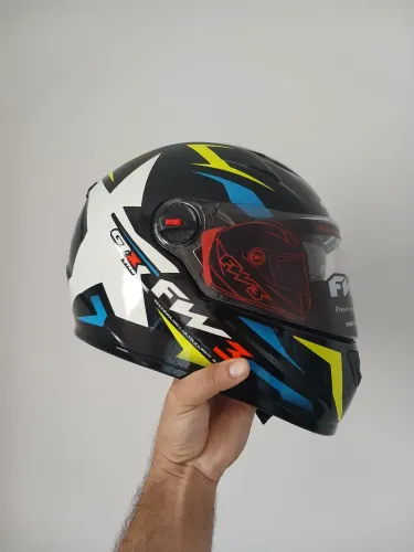 Capacete fw3 na caixa, nunca usado.