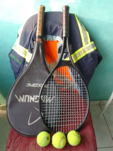 Raquete de tênis 1 c/ capa e 3 bolinhas