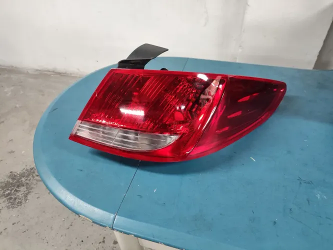 Lanterna Peugeot 408 lado direito 