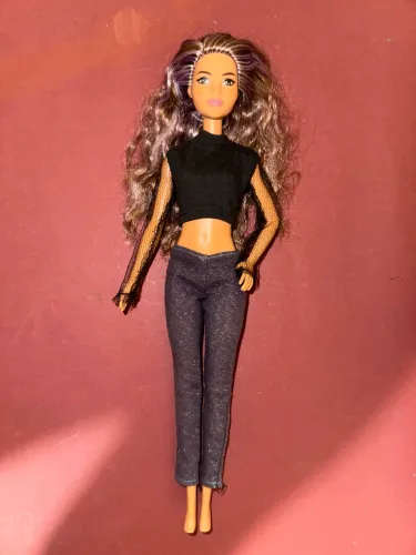 Boneca barbie fashionista
