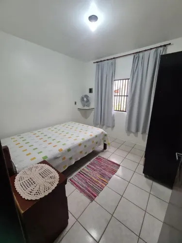 Casa/locação por dia/no centro de Balneário Barra do Sul.
