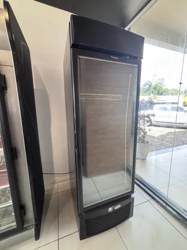 Freezer Fricon semi novo