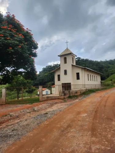 Fazenda Aroeira, terreno rural, 27 hectares com eucalipto (Mariana/MG)