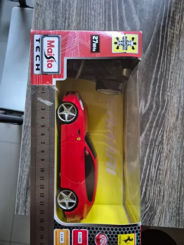 Carrinho controle maisto 1/24