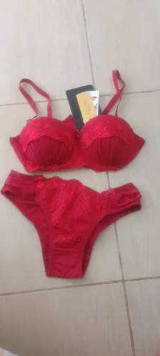 Diamantes lingerie vermelha