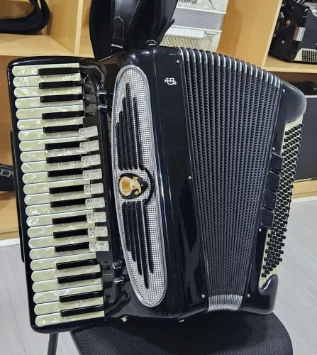 Acordeon Giulietti MF 94