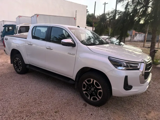 Toyota Hilux CD SRX 4X4 2.8 TDI 16V Diesel Aut. 2025