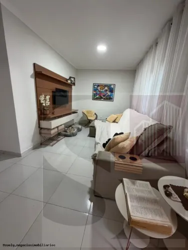Casa para Venda em Uberlândia, Umuarama, 3 dormitórios, 3 suítes, 3 banheiros, 4 vagas